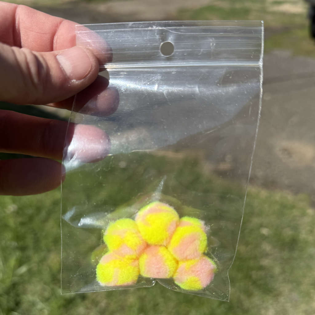 Yarn Balls - UV