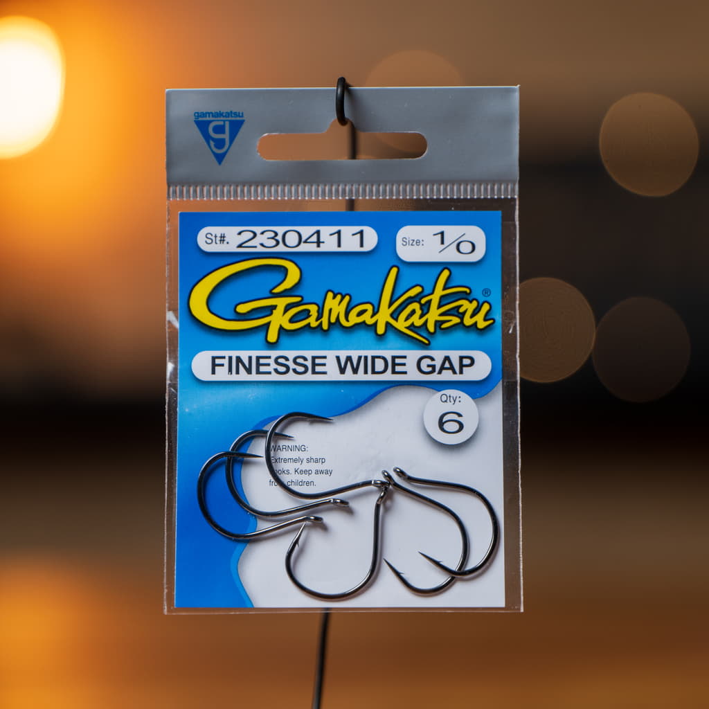 Gamakatsu 230313 Finesse Wide Gap Hook Red Size 3/0 , 5 per pack